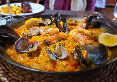 De la mar y del campo: nuestras paellas con sabor canario en La Orotava